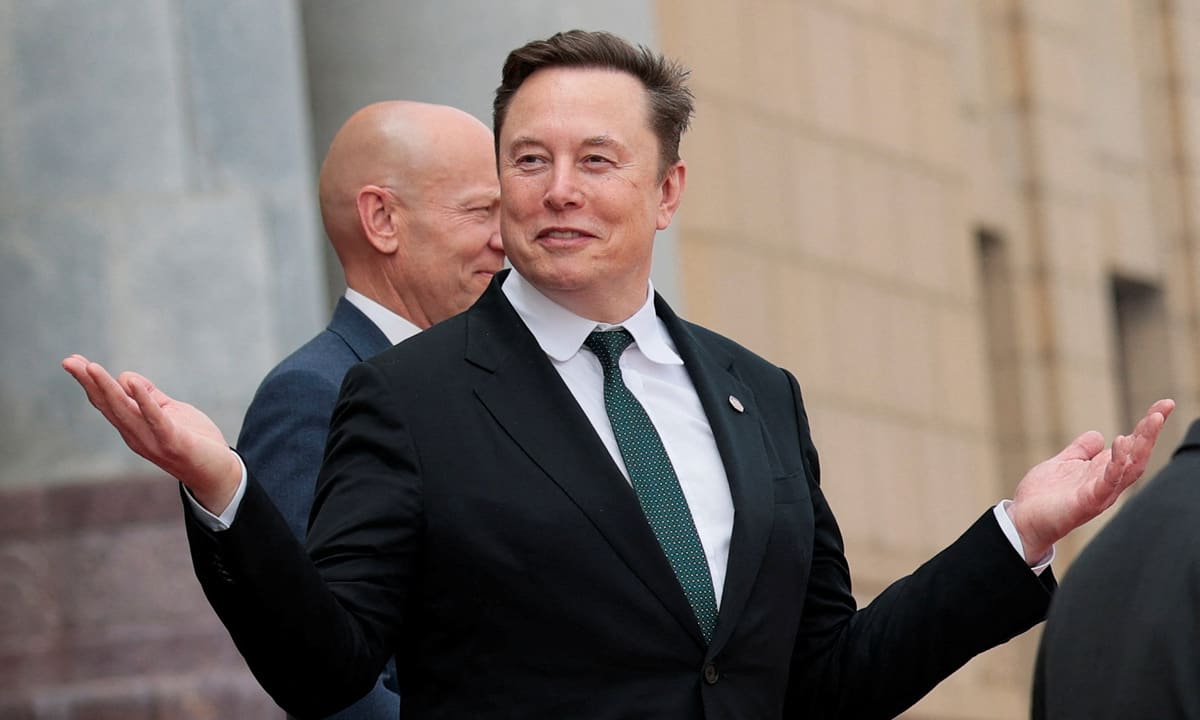 Elon Musk 'bóp' chi tiêu AI của nhân viên Tesla