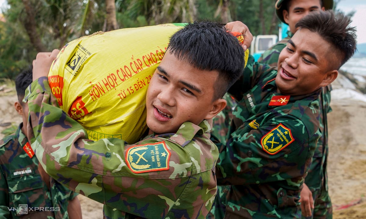 Bộ Quốc phòng tuyển người học quân sự cơ sở về cấp xã