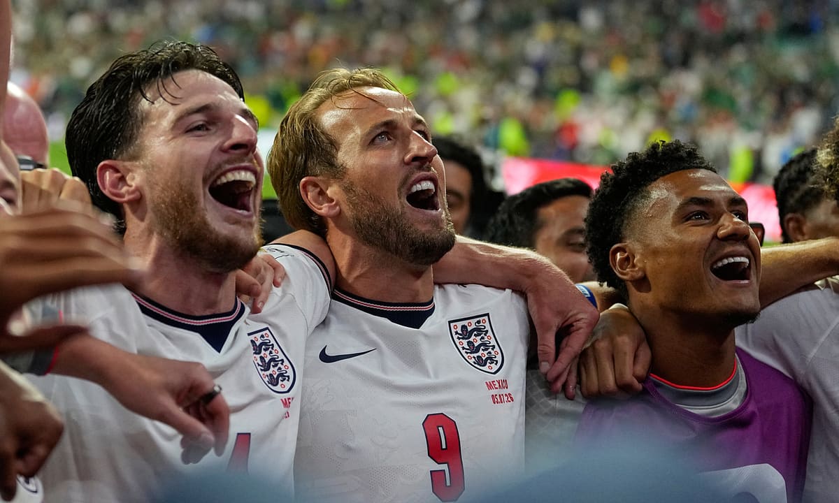 Harry Kane mất giọng sau trận thắng Mexico