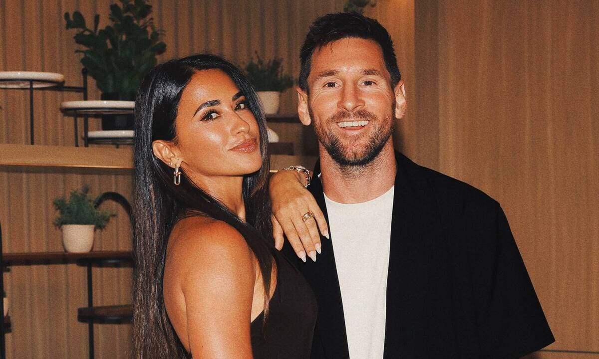 Ba thập niên bên nhau của Messi và vợ người mẫu