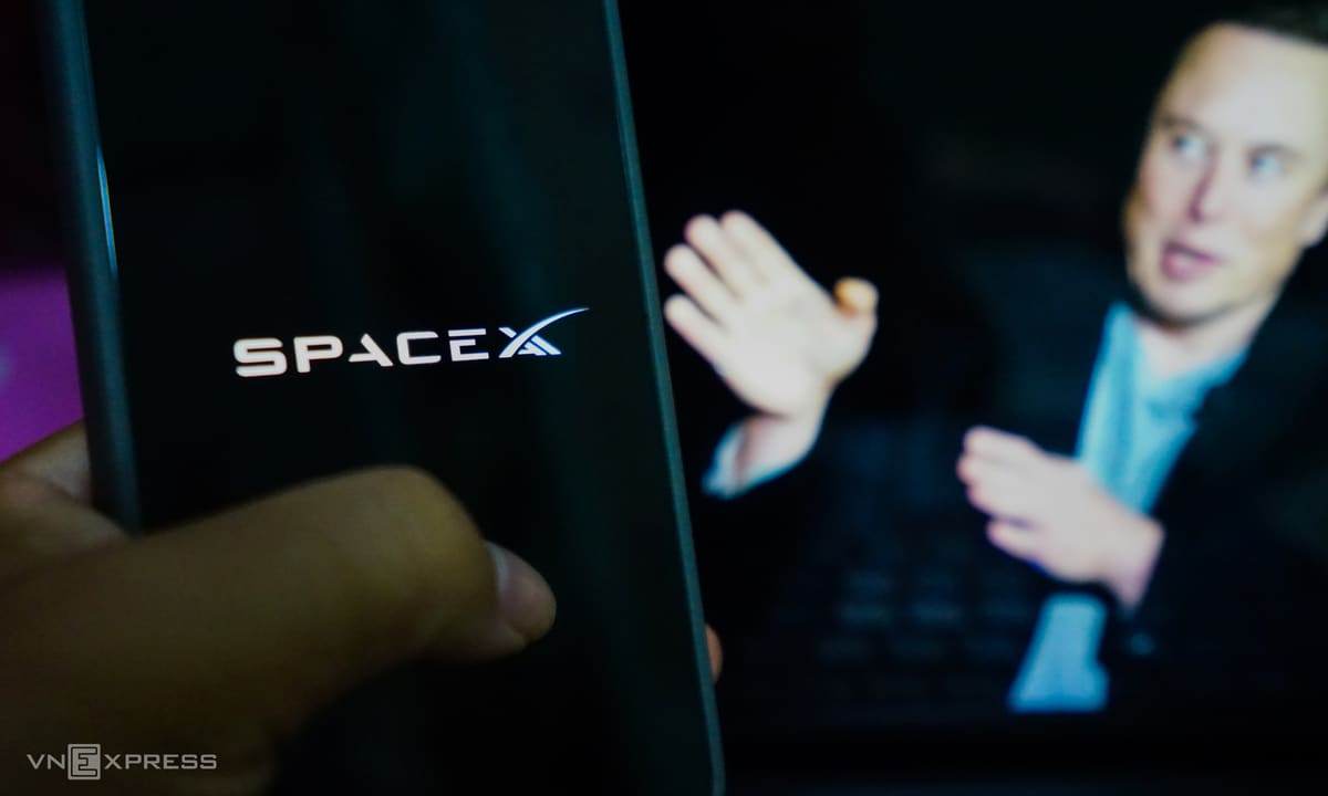 Musk đổi tên xAI thành SpaceXAI