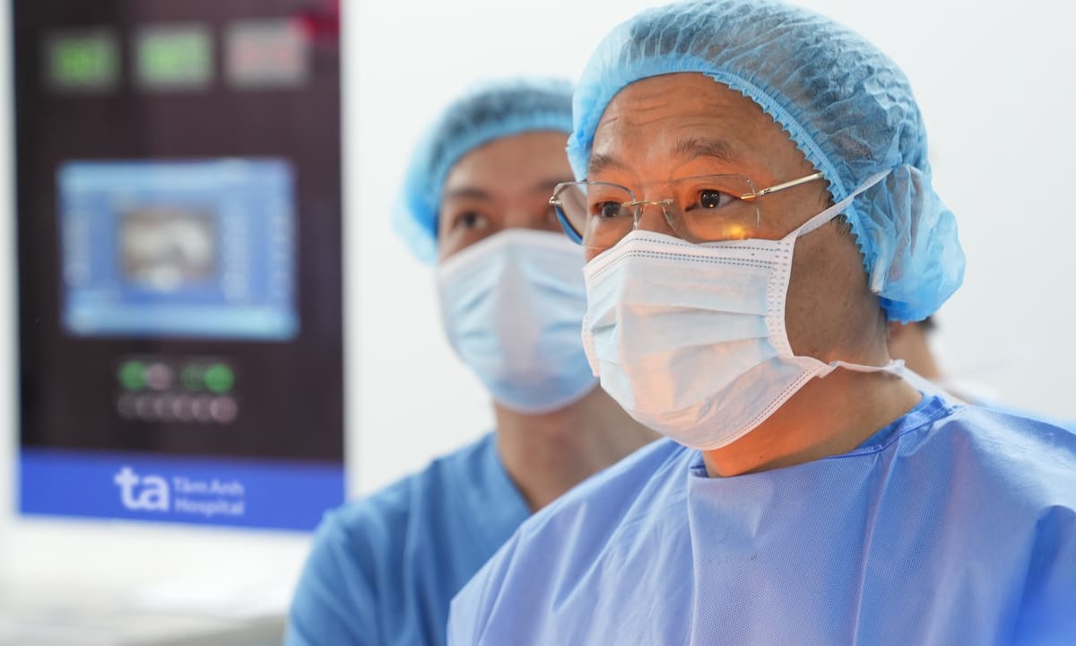 Hai cha con ung thư đại tràng do đột biến gene