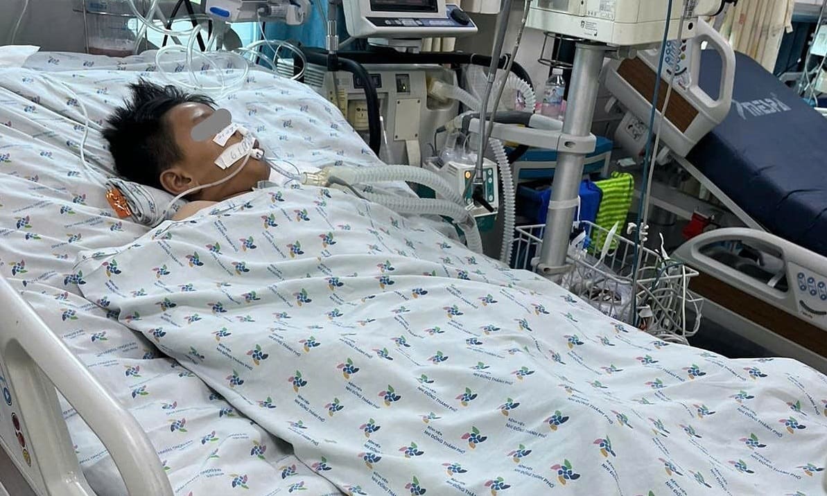 Hai trẻ hôn mê do viêm não Nhật Bản