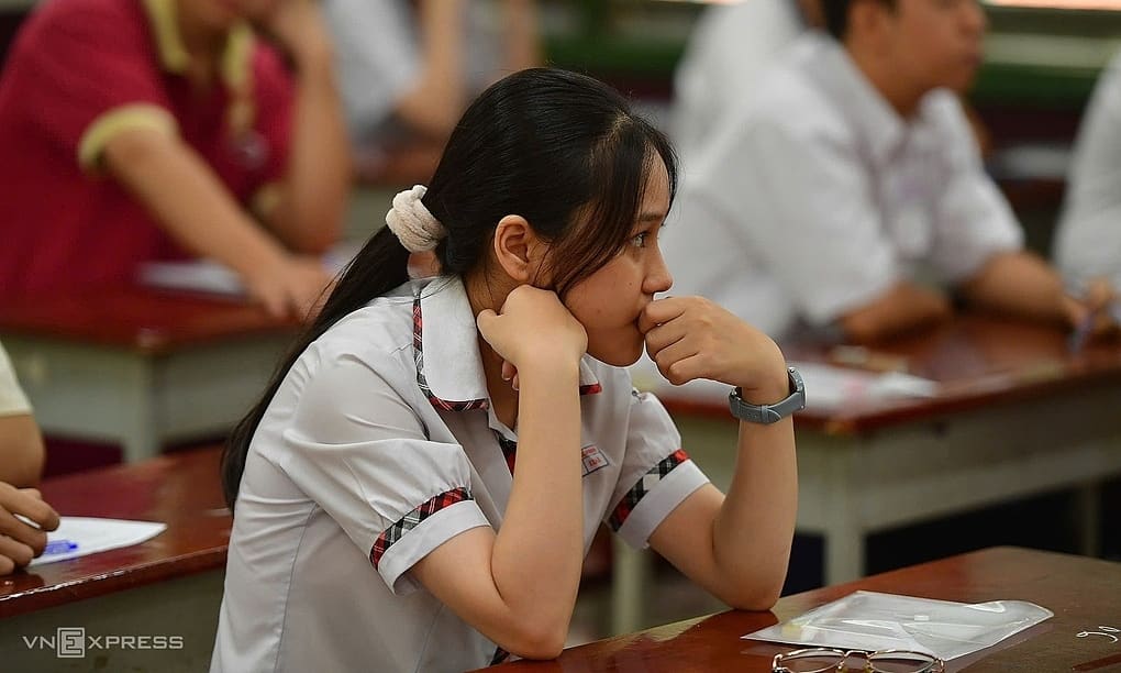 '100 triệu đồng một năm nuôi con học đại học'