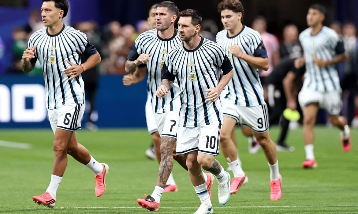 Argentina - Ai Cập: Messi, Salah đá chính