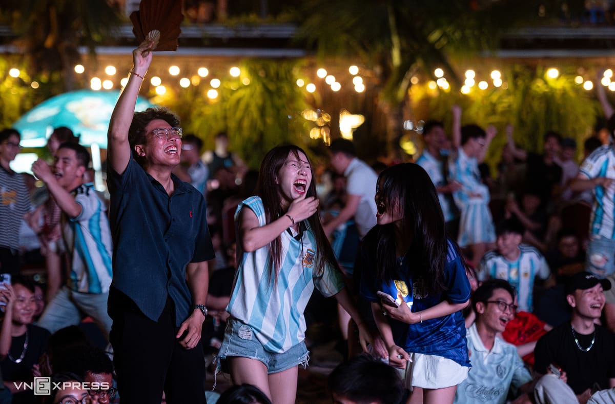 CĐV vỡ oà khi Argentina lội ngược dòng ở World Cup 2026