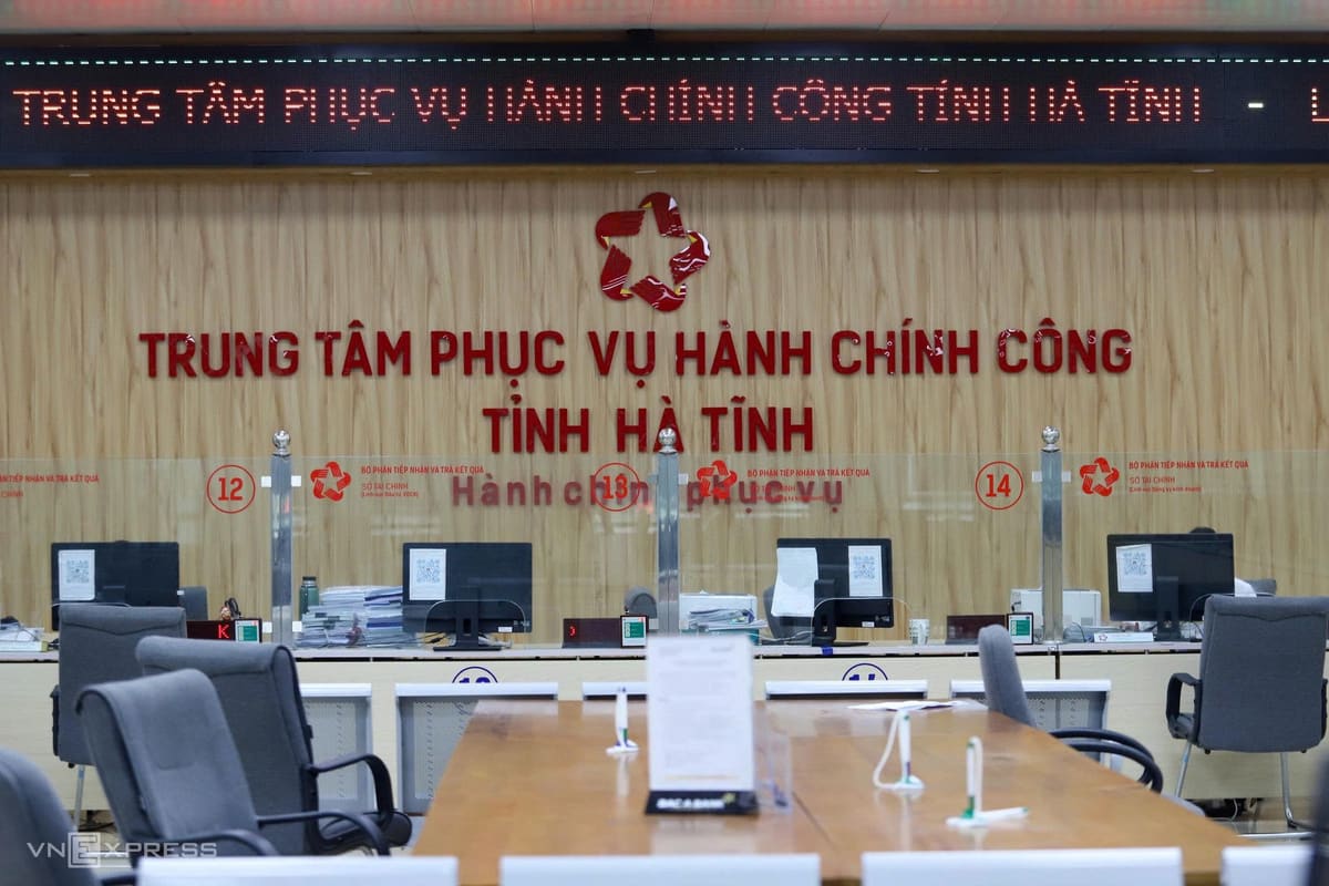 Điểm tin 6h: Viên chức quản lý phải từ chức nếu người thân sa vào tệ nạn | Giá bán căn hộ thứ cấp tại TP HCM giảm