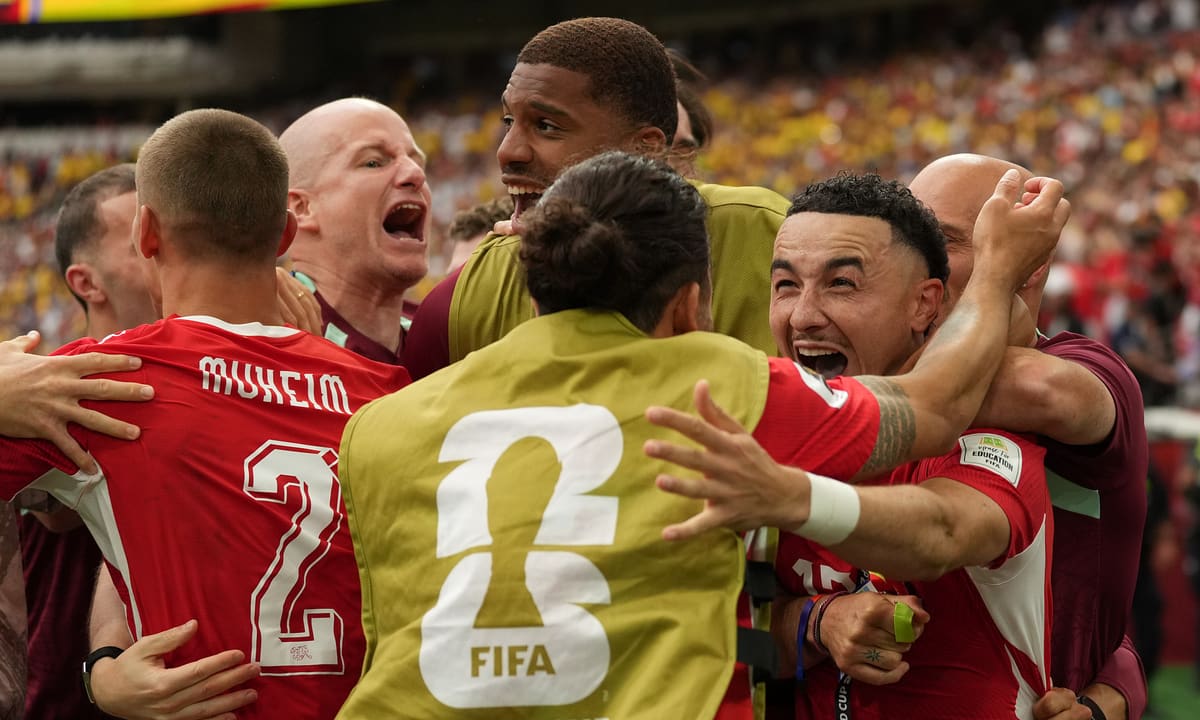 Thụy Sĩ thắng Colombia, vào tứ kết World Cup sau 72 năm