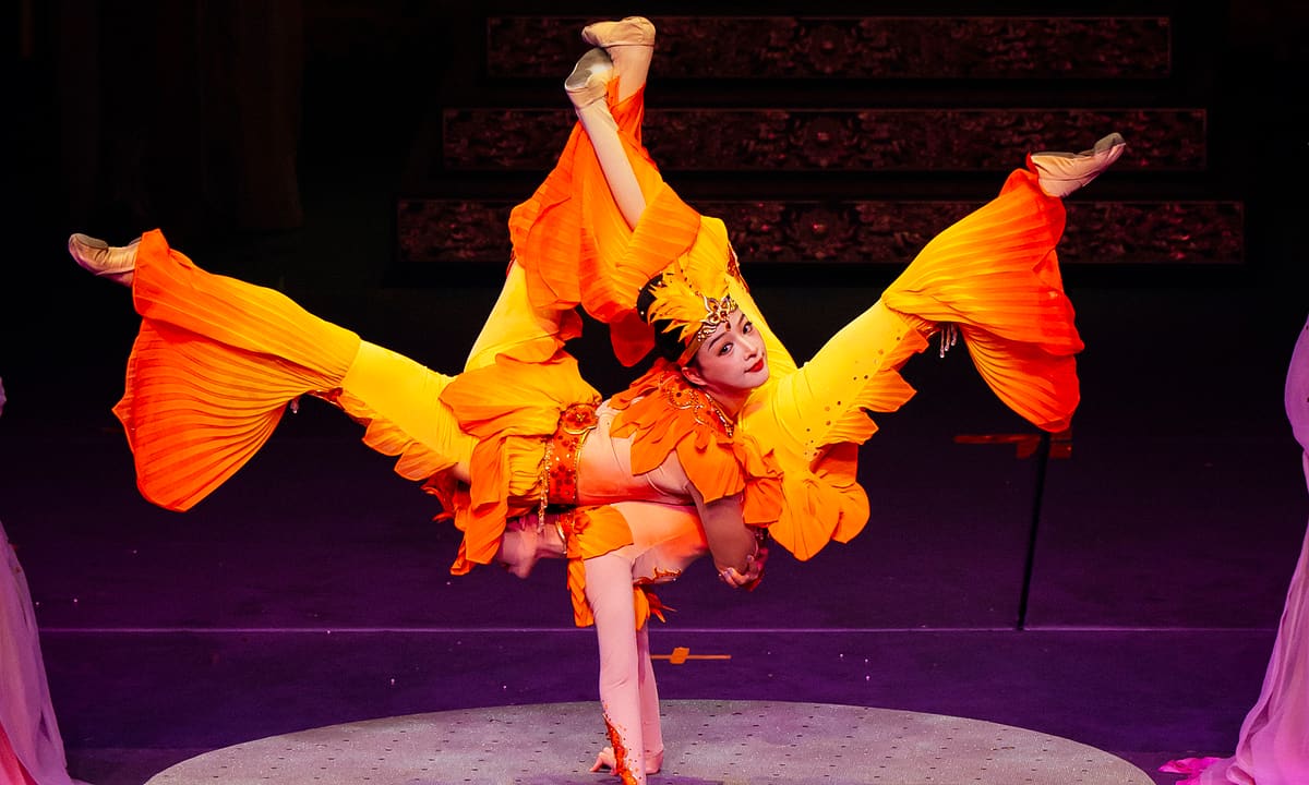 Hơn 10.000 giờ tập luyện cho show 'Đất nước thiên hùng ca'