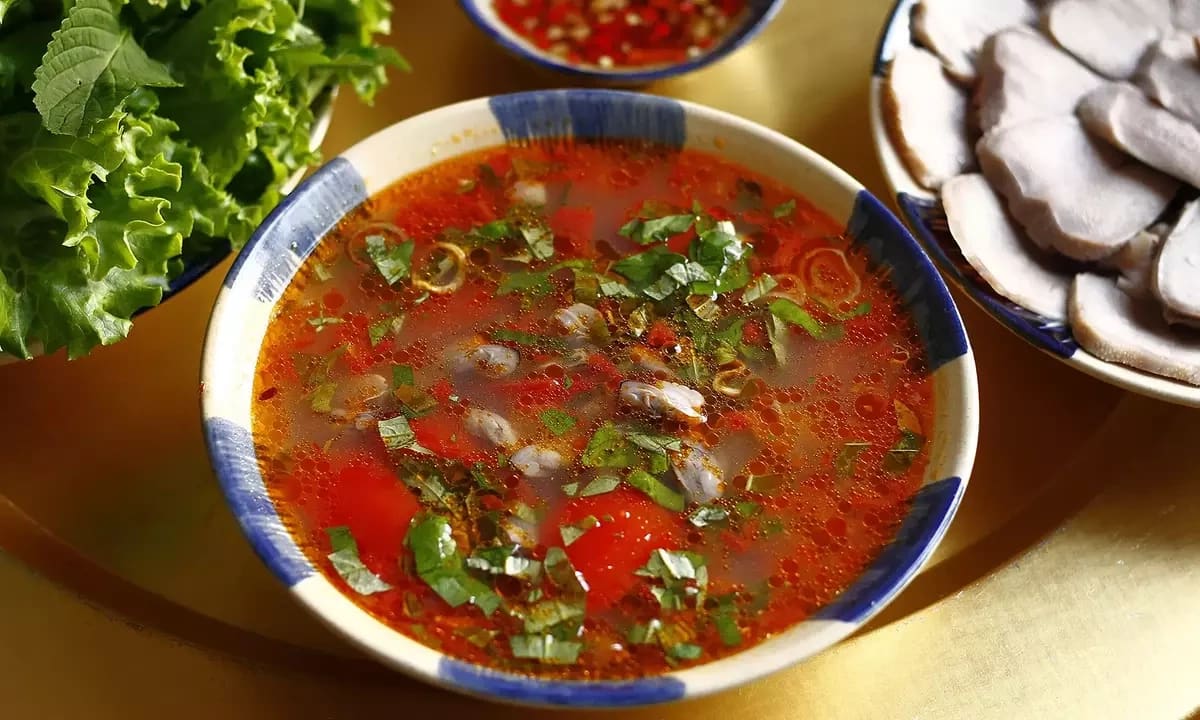 Ăn cơm chan canh hay cơm khô tốt hơn?
