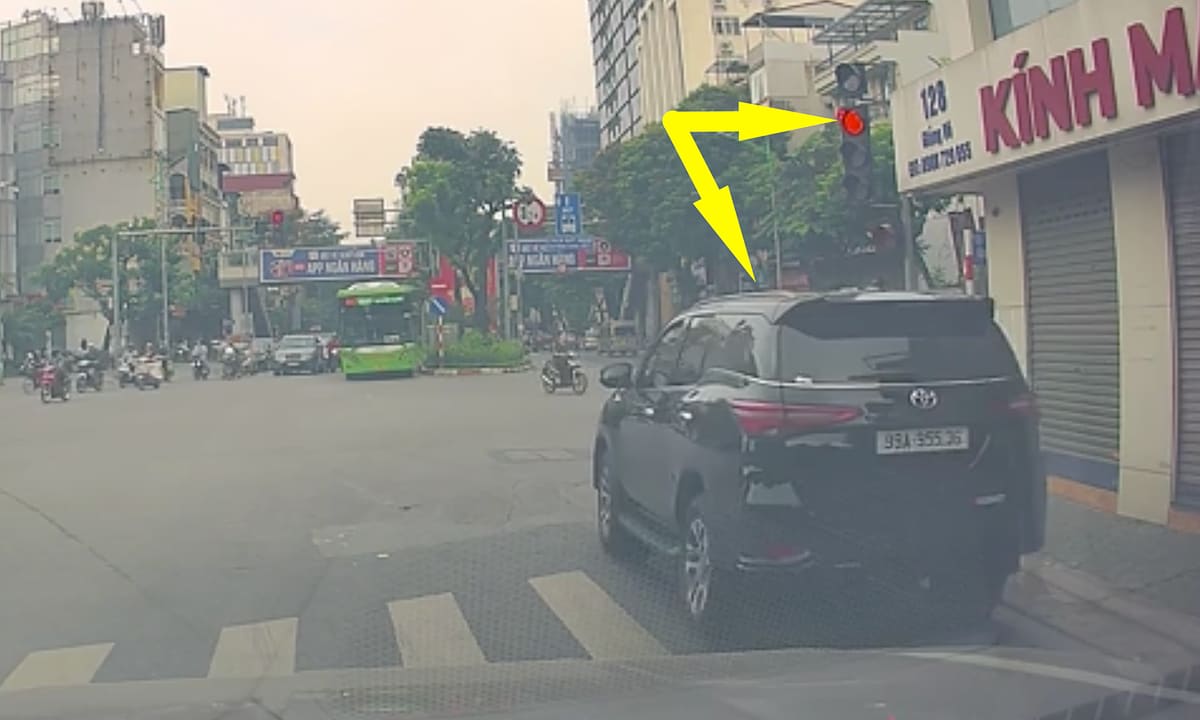 'Vượt đèn đỏ vì thói quen đếm giây'