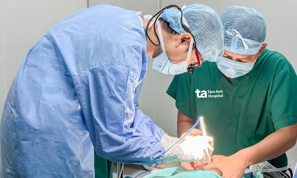 Dấu hiệu nhận biết dính thắng môi trên ở trẻ