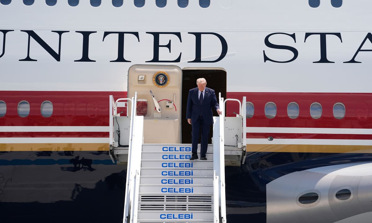 Возможные причины смены самолета Трампом, когда он покидал конференцию НАТО
