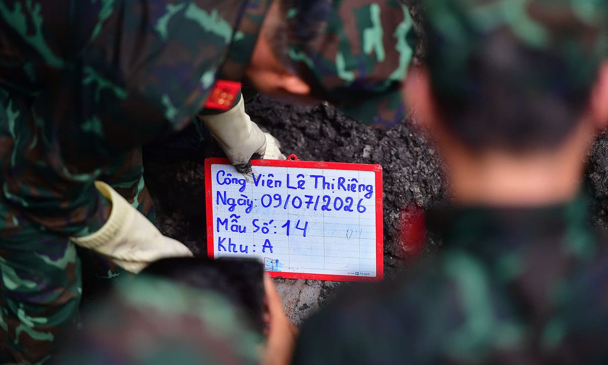 Phát hiện thêm 5 hài cốt liệt sĩ ở công viên Lê Thị Riêng
