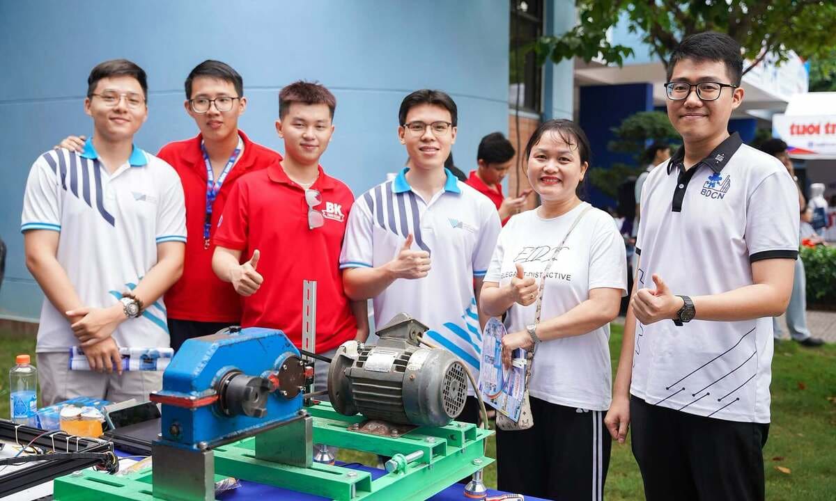 Điểm sàn Đại học Bách khoa TP HCM là 50/100