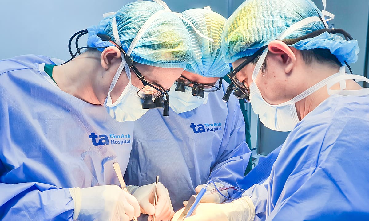 Mạch máu bị chèn ép gây đau cổ vai