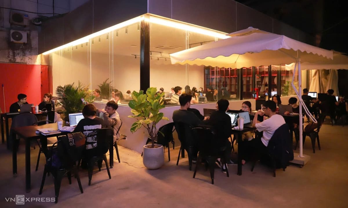 Chủ quán cà phê tìm cách xoay sở với phí bản quyền nhạc