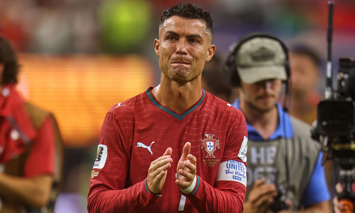 Djorkaeff: 'Ronaldo bị Bồ Đào Nha tẩy chay'
