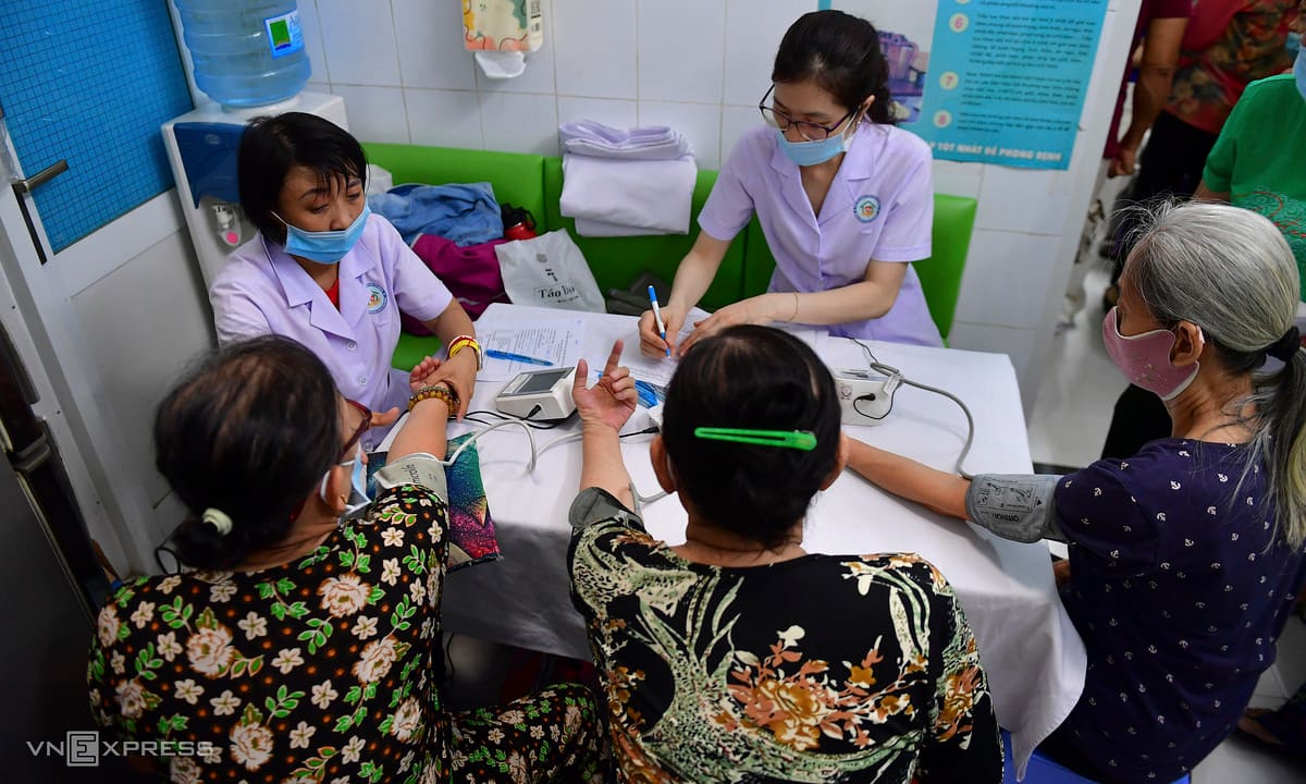 Cô đơn sinh bệnh ở tuổi già