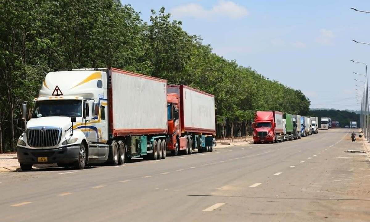 Trả lương 50 triệu đồng vẫn khó tuyển tài xế container