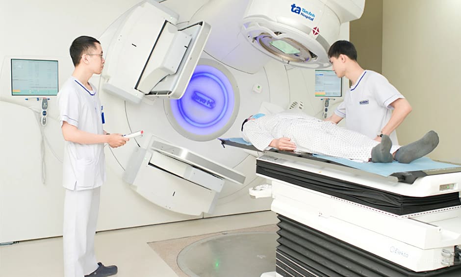 Xạ trị có gây rụng tóc?