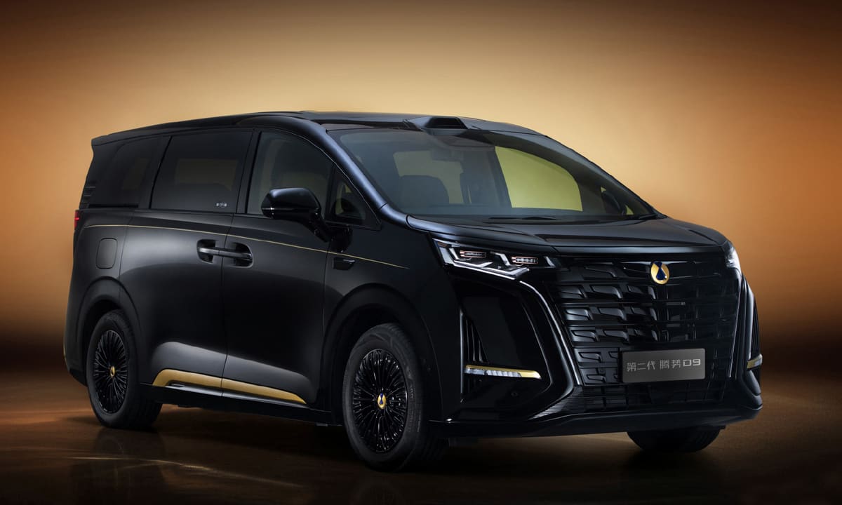 SUV hybrid cao cấp của BYD gắn logo bằng vàng thật