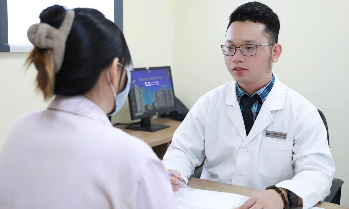 Nguyên nhân gây đau cổ tay sau sinh