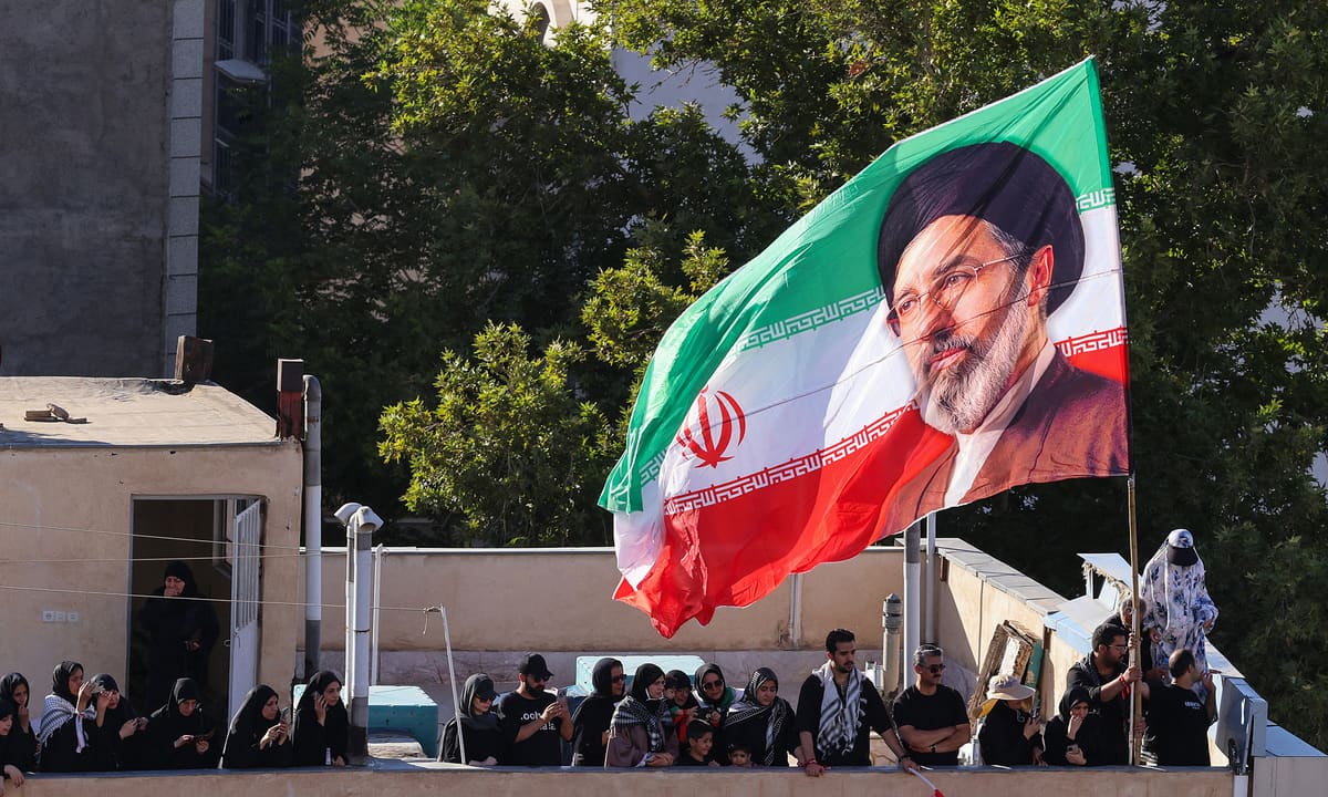Lãnh tụ Tối cao Iran thề 'trả nợ máu' cho cha