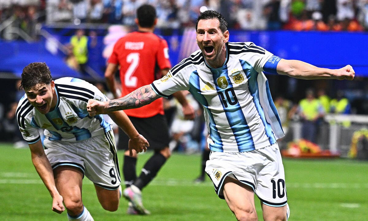 Huyền thoại Argentina: 'Kẻ thua cuộc luôn than khóc'