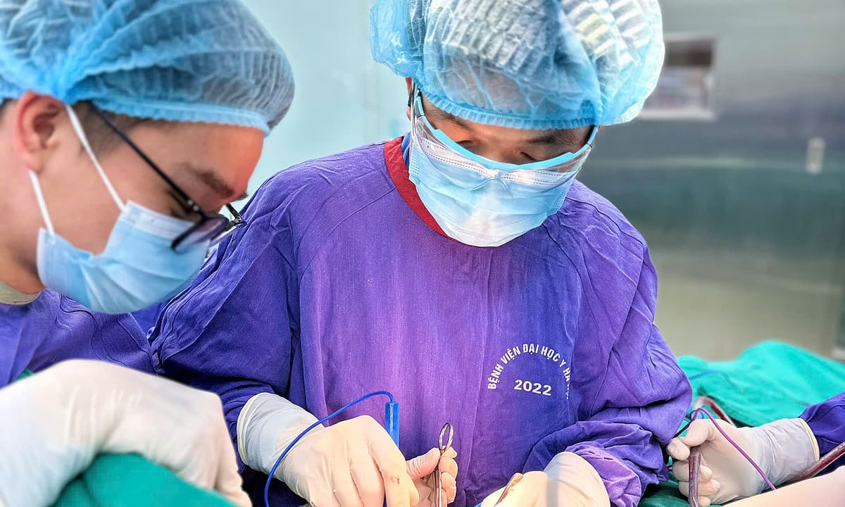Lựa chọn giữa sự sống và giữ thiên chức làm mẹ ở tuổi 19