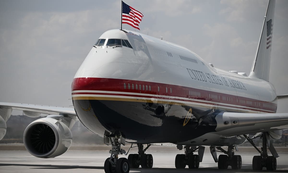Hoài nghi quanh chuyên cơ Không lực Một mới của ông Trump