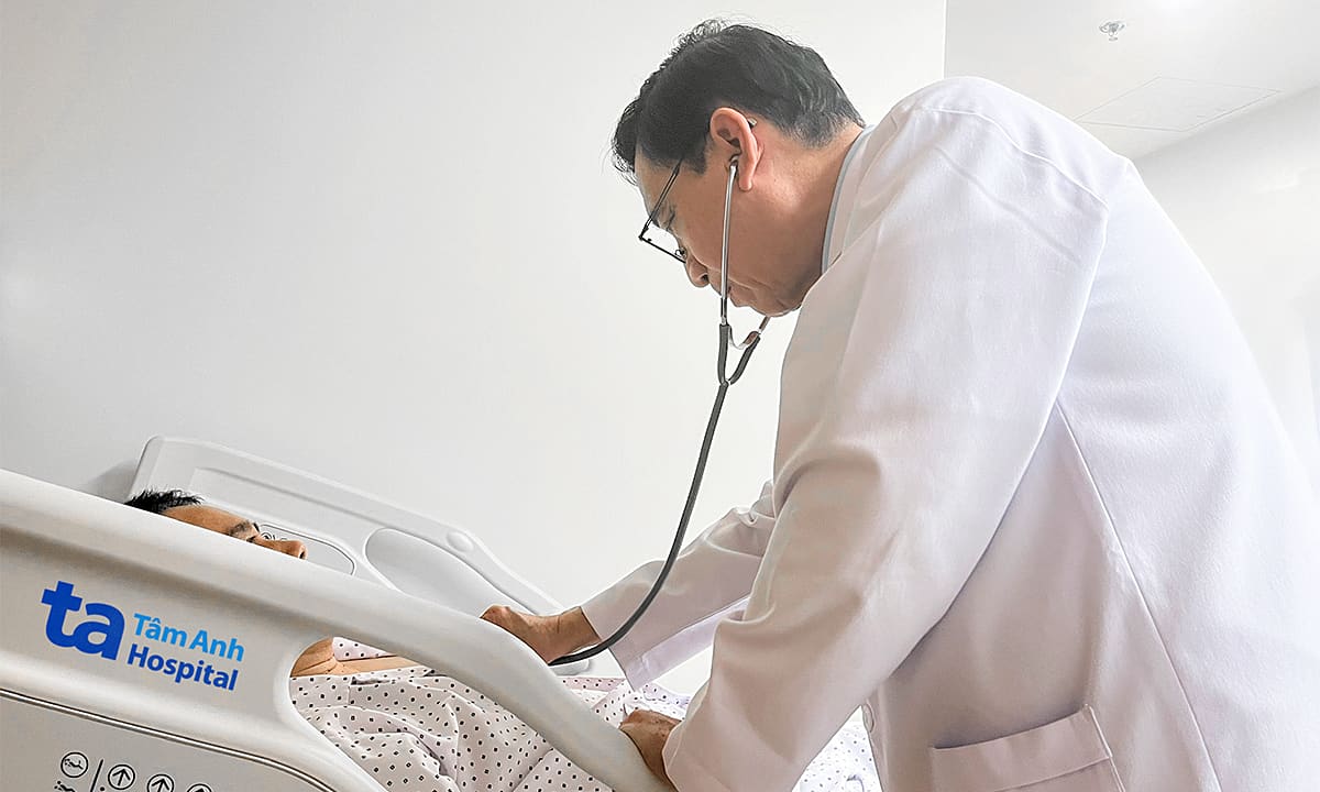 Cấy van qua ống thông cho người hẹp van tim