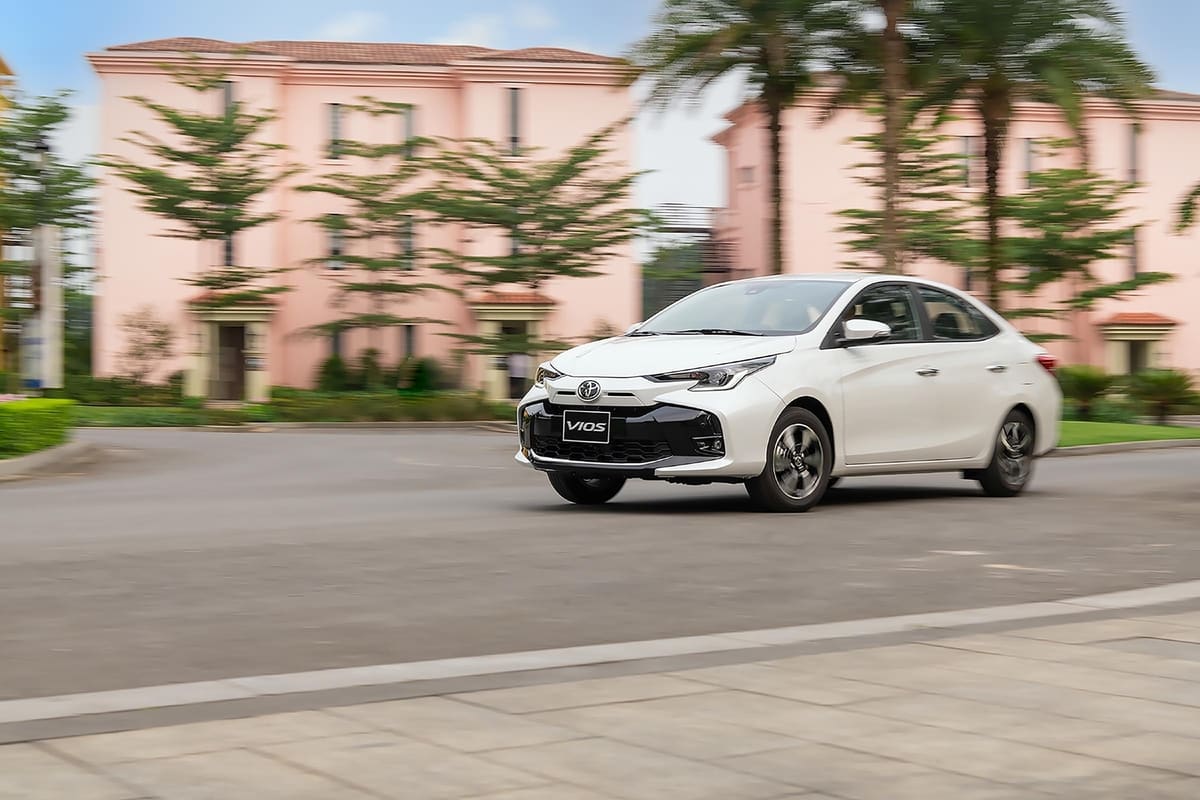 Sedan cỡ B nửa đầu 2026: Vios giữ ngôi đầu, City tăng tốc