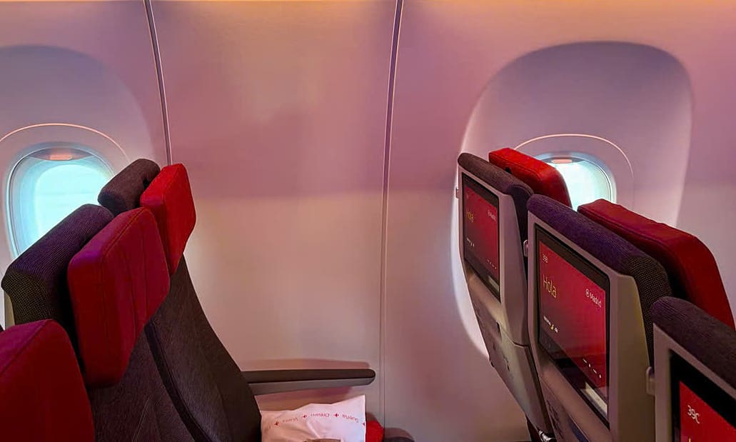 May rủi khi trả thêm tiền để ngồi ghế cạnh cửa sổ trên máy bay