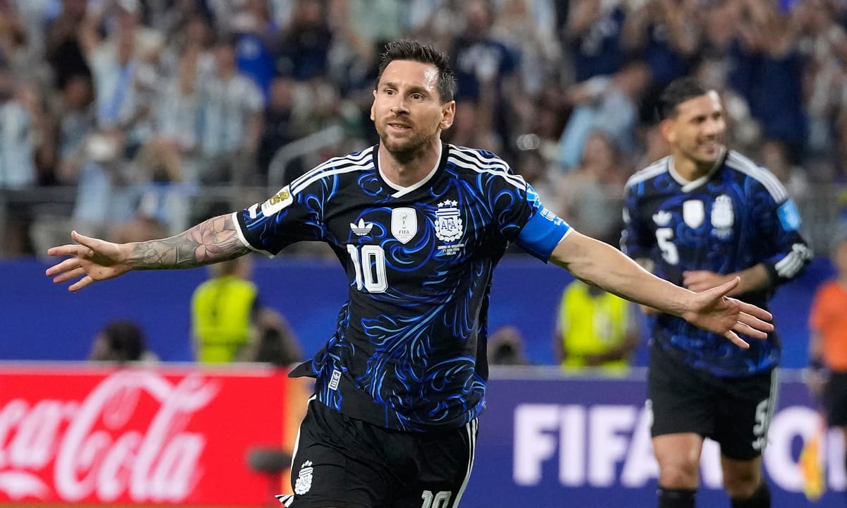 Argentina xin FIFA mặc áo may mắn trước đội tuyển Anh