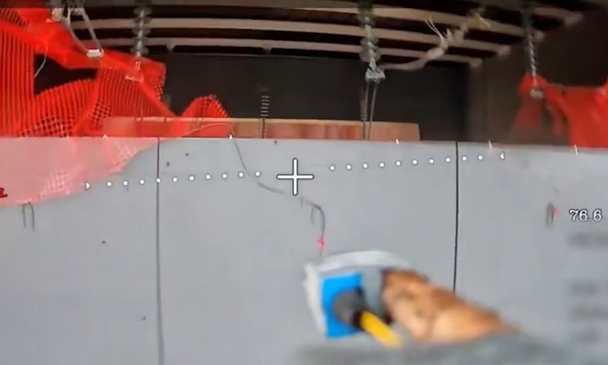 Lưới phòng vệ đa tầng không ngăn được drone Nga tập kích trạm biến áp Ukraine