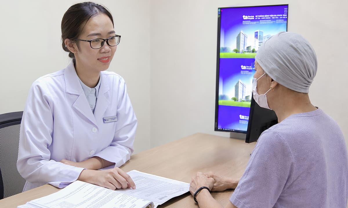 Chữa ung thư vú giai đoạn cuối bằng thuốc trúng đích thế hệ mới