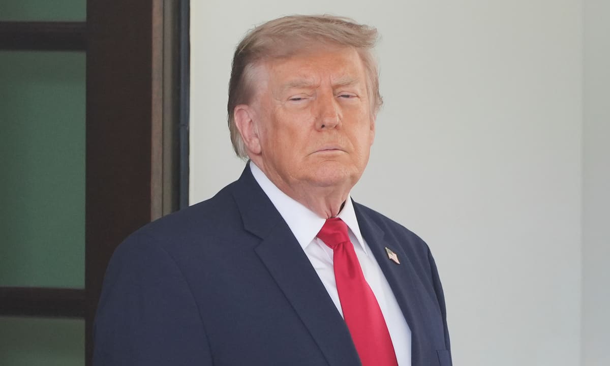 Ông Trump hủy kế hoạch thu 'phí bảo vệ' ở Hormuz