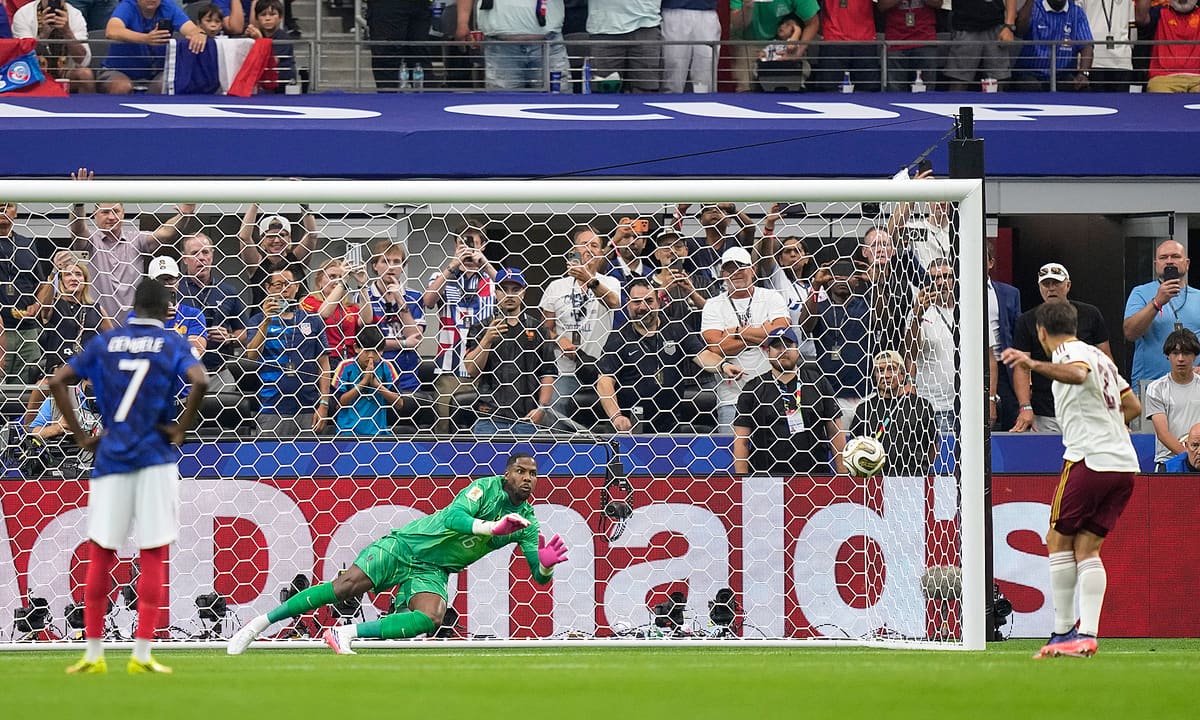 Pháp bị phạt đền nhiều nhất lịch sử World Cup