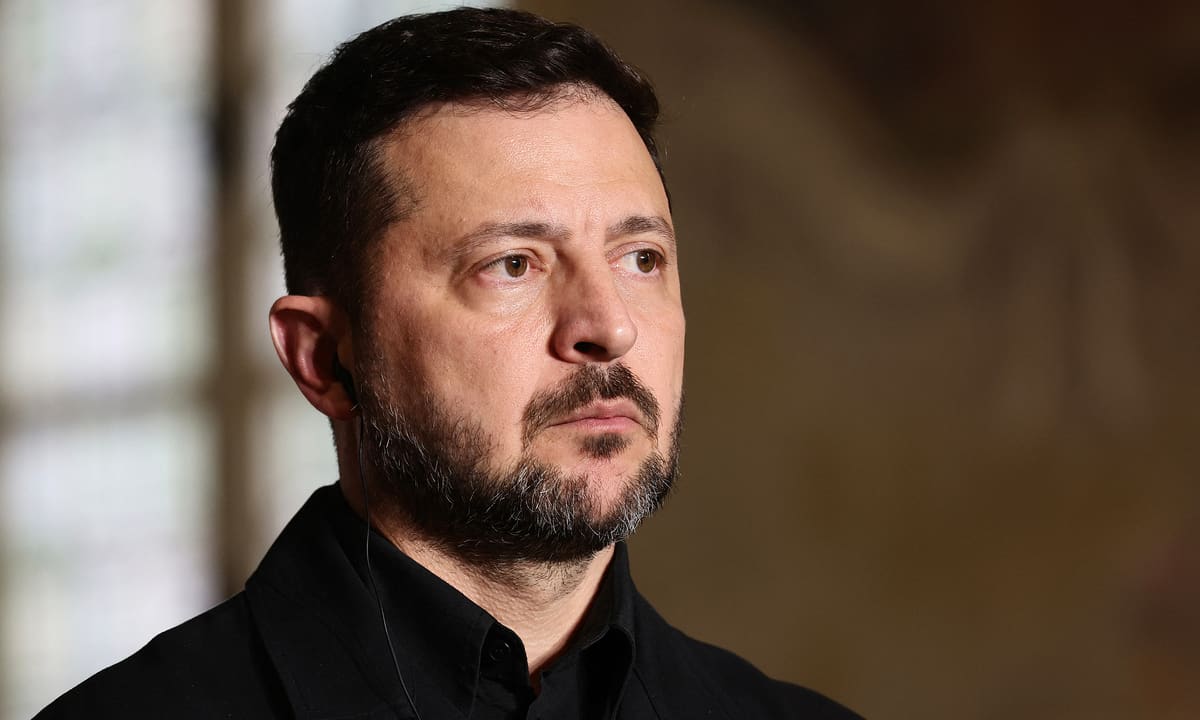 Tính toán chiến lược của ông Zelensky khi bất ngờ thay Thủ tướng