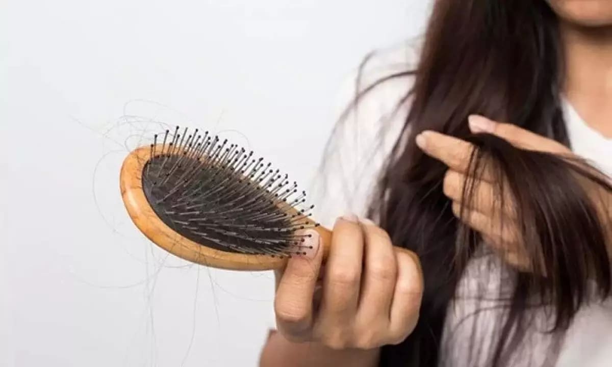 Rụng tóc có phải do yếu sinh lý?