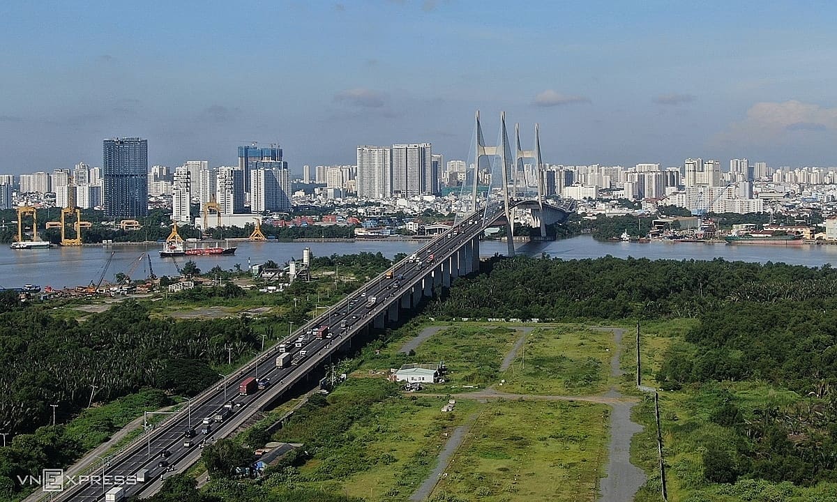 Хошимин предлагает расширить Phu My Bridge как минимум до 8 полос