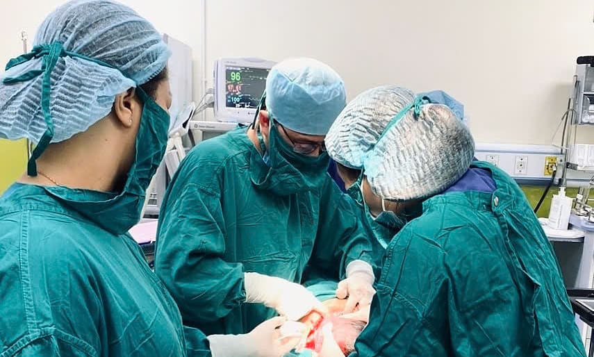 Lựa chọn sinh tử của người mẹ hiếm muộn mang tam thai