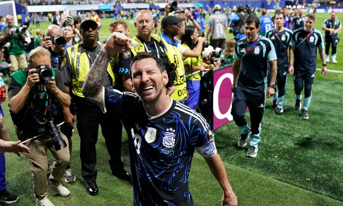 Truyền thông quốc tế: 'Messi bất tử, Argentina ngược dòng vĩ đại'
