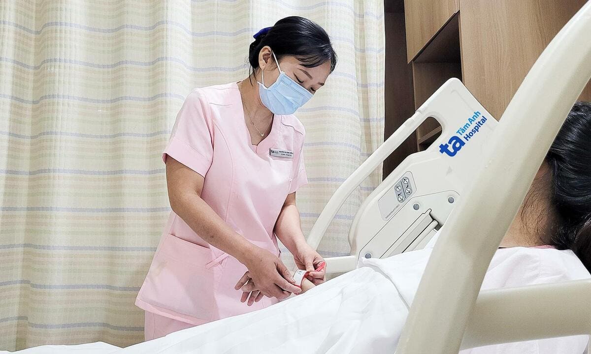 Người mẹ dị tật tim sinh con khỏe mạnh