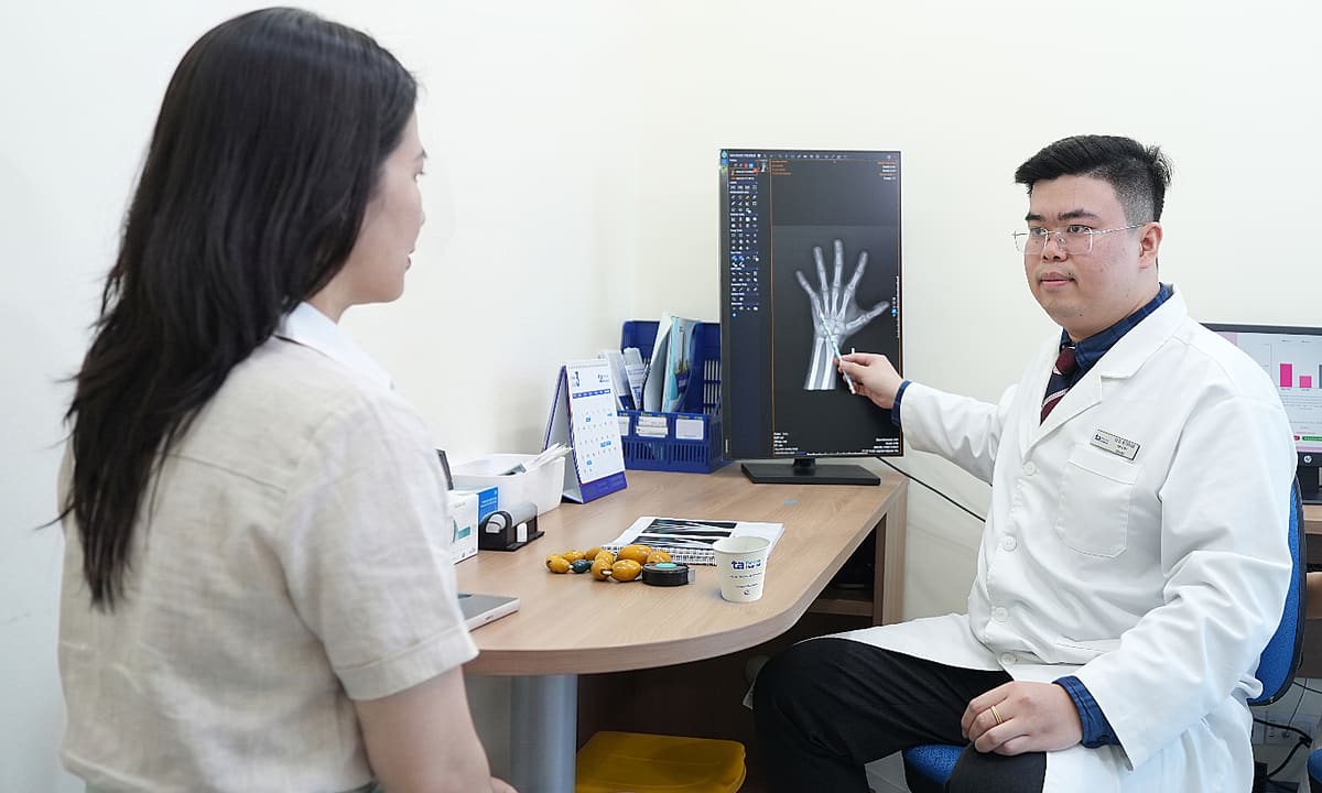 Dùng thuốc ức chế hormone ngăn dậy thì sớm