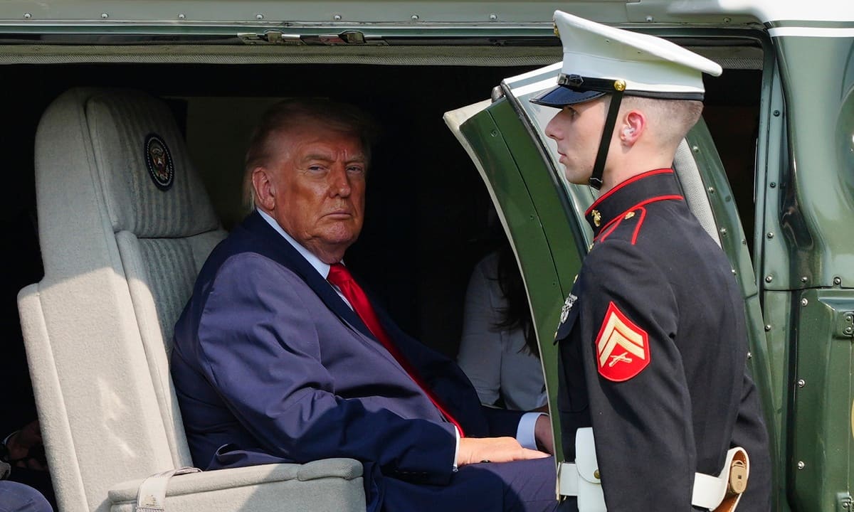 Lá bài quân sự ông Trump có thể tung ra ở Hormuz