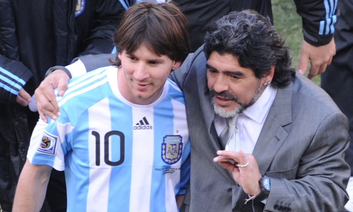 Messi tặng trận thắng Anh cho Maradona