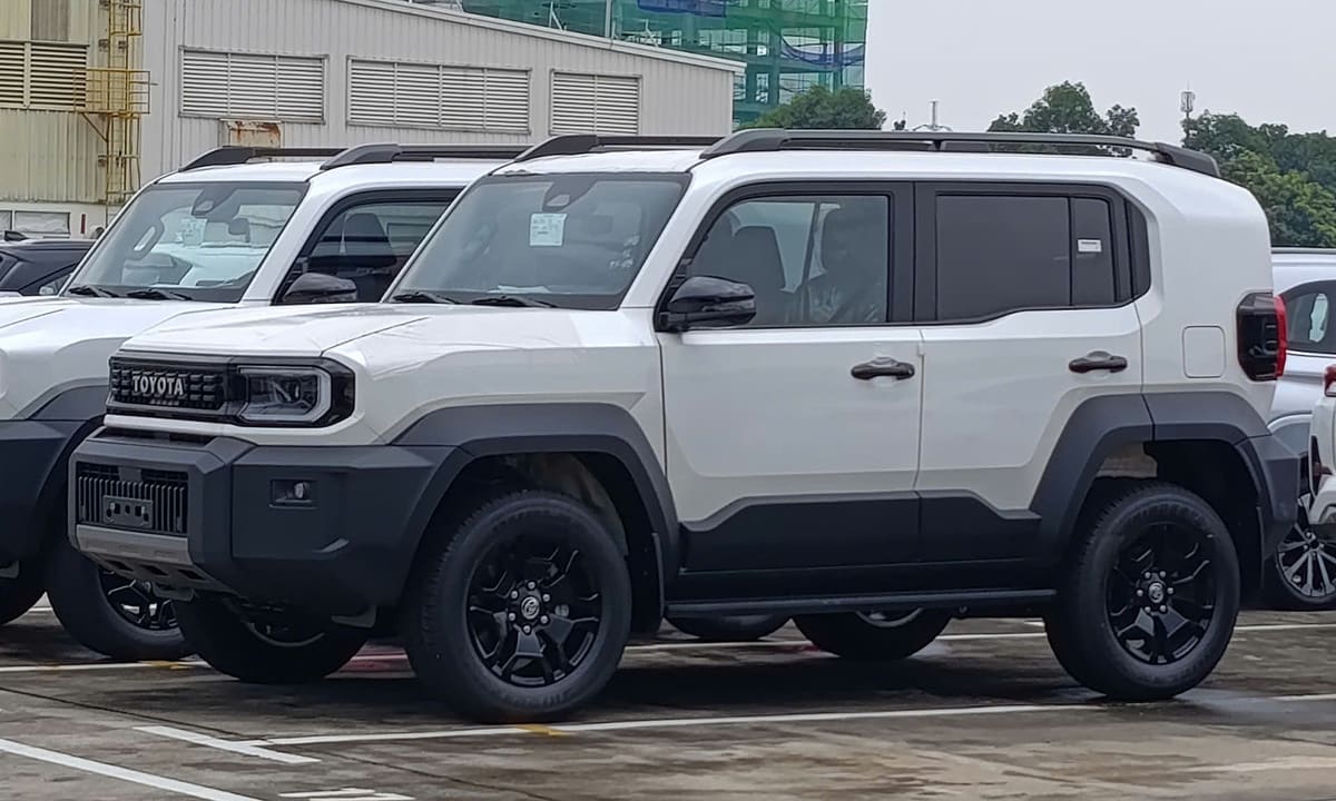 Toyota Land Cruiser FJ появился во Вьетнаме