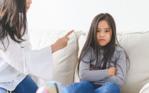 Con bỏ cơm, không nói chuyện với ba mẹ 5 ngày, tôi phải làm sao?